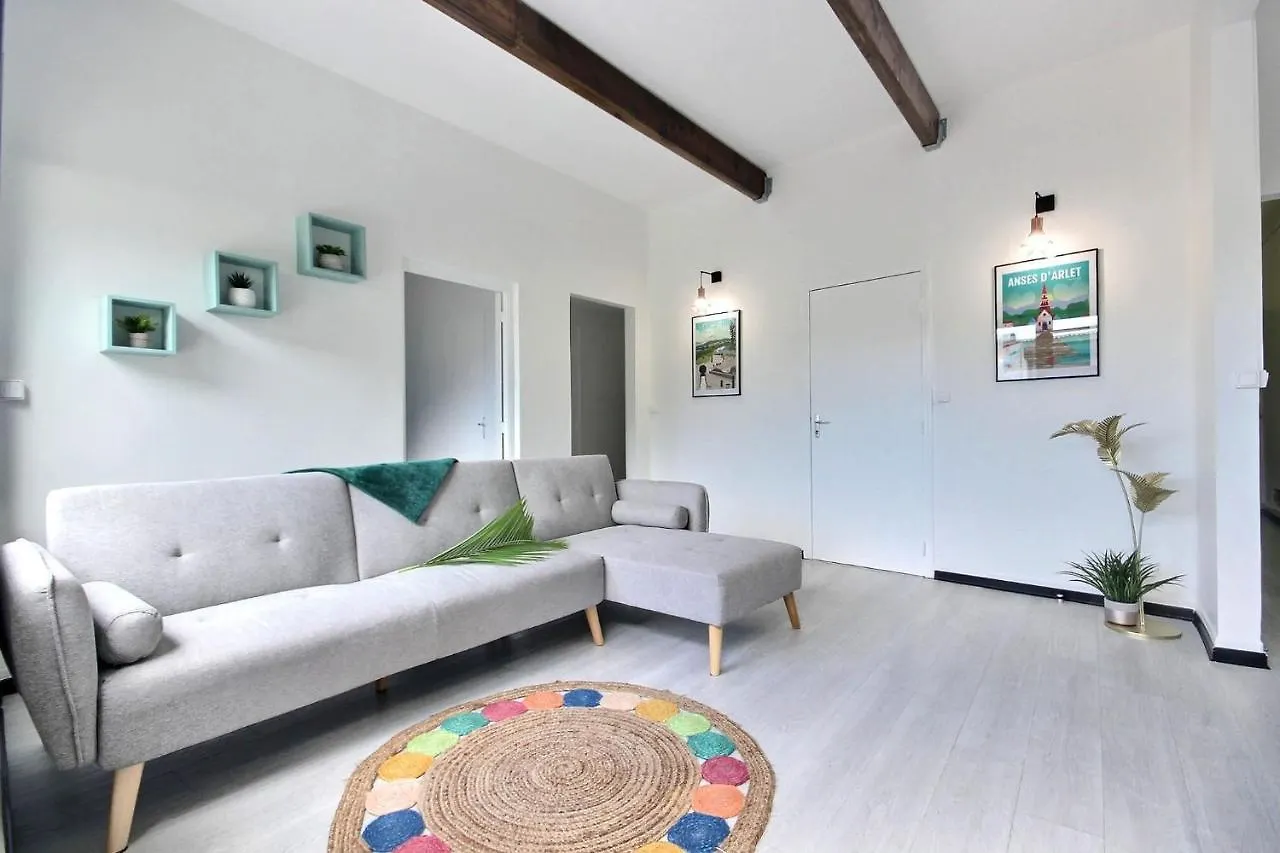 Ferienhaus Kaz Oranj, Maison De Ville Atypique Avec Piscine, Mer A 100M, 2 Chambres Saint-Pierre Martinique