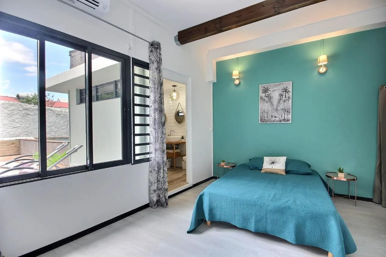 Kaz Oranj, Maison De Ville Atypique Avec Piscine, Mer A 100M, 2 Chambres Saint-Pierre Martinique