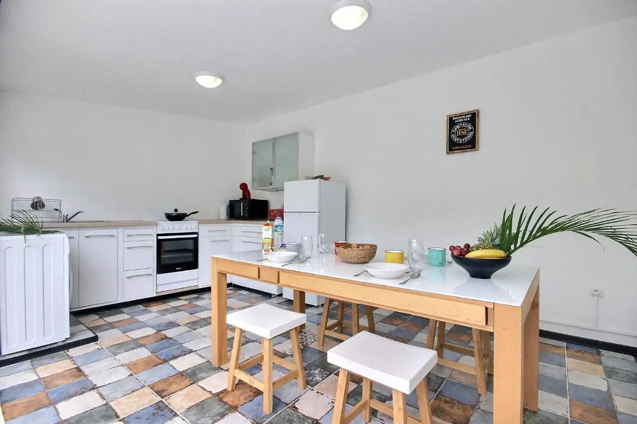 Casa vacanze Maison de ville atypique avec piscine, mer à 100m, 2 chambres Saint-Pierre